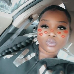 Meet your Posher, Lanae